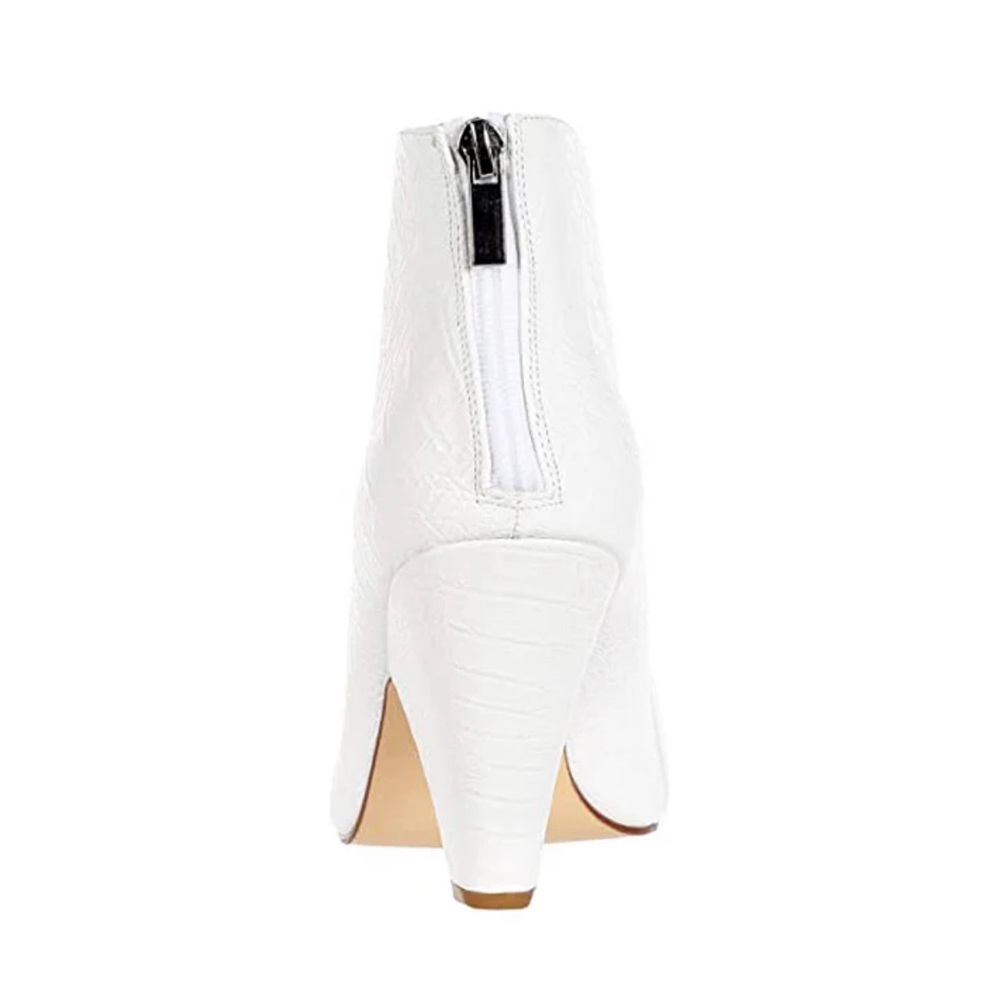 Chinese Laundry "Rudie" bootie. - Picture 2 of 3